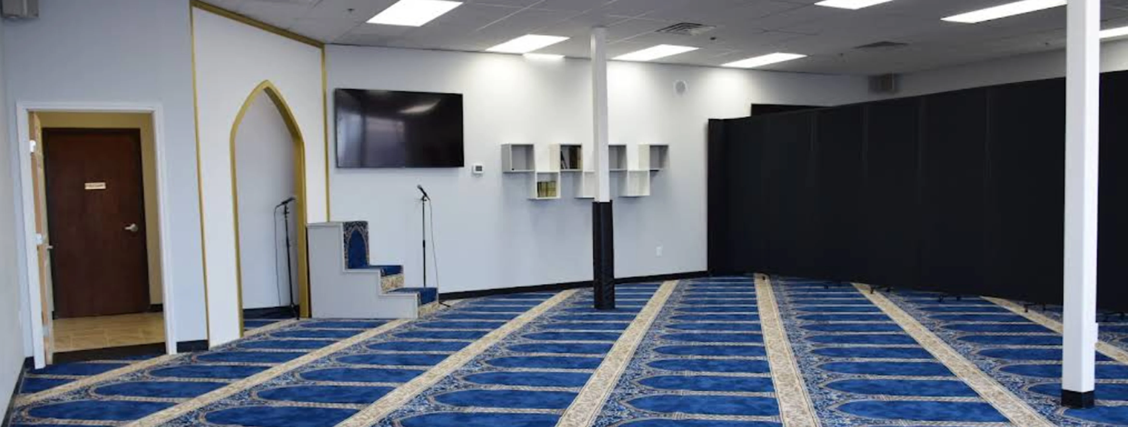 Exterior view of Dallas Muslim Community Center Sachse building